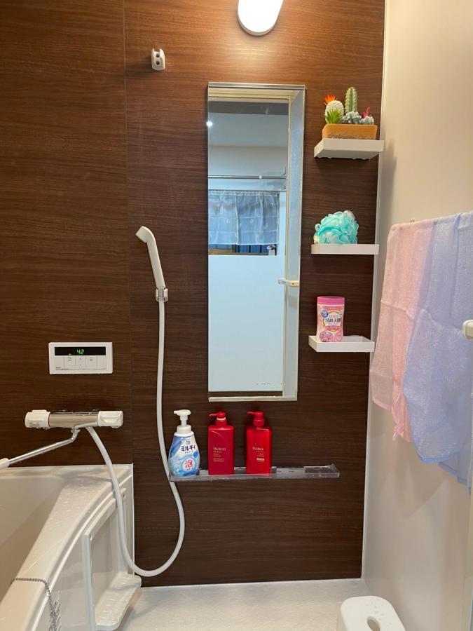 Namba Shinsaibashi 10 Mins Reiko Guest House Osaka Bagian luar foto